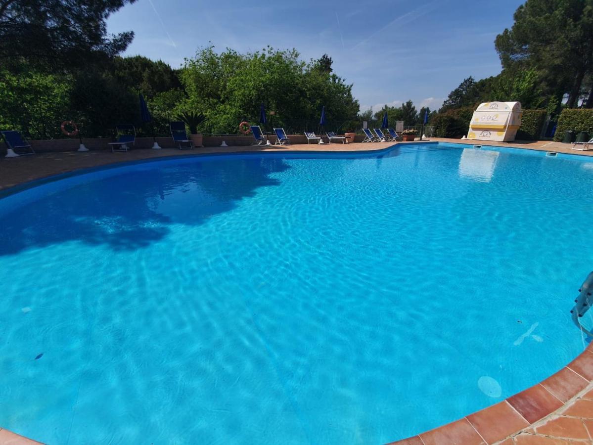 Toscana Holiday Village Montopoli in Val dʼArno Екстериор снимка